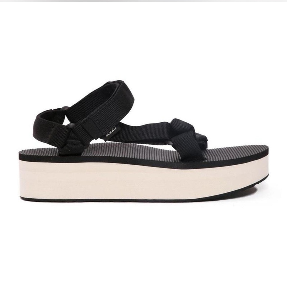 Teva platform size 7 in box!